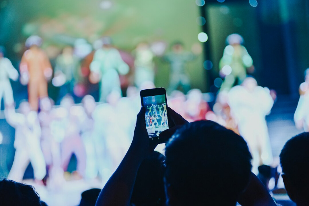 influencer engaging audience
